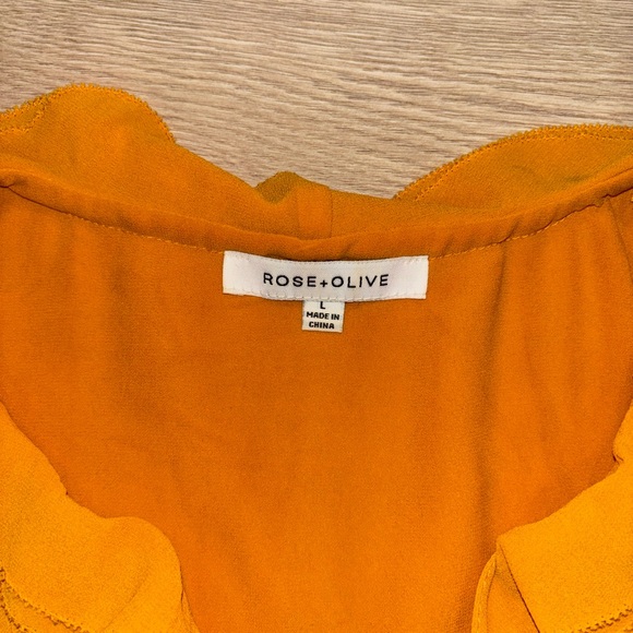 Rose & Olive Mustard Sleeveless Blouse‎ - Picture 3 of 3
